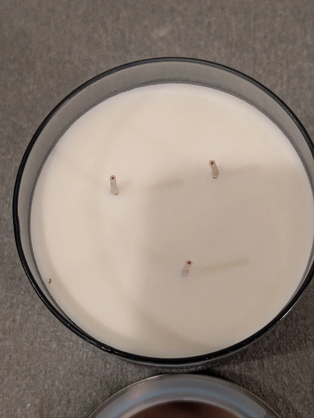 Bath & Body Works White Barn BERGAMOT WATERS 3-Wick 14.5 Oz Candle - Picture 3 of 4